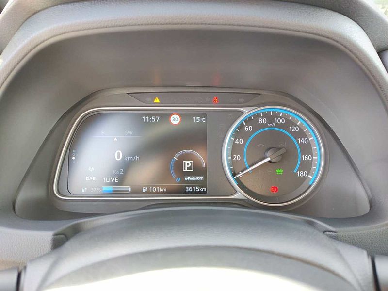 Nissan Leaf 40 KWh Navi LED Klima PDC Sitzh Tekna